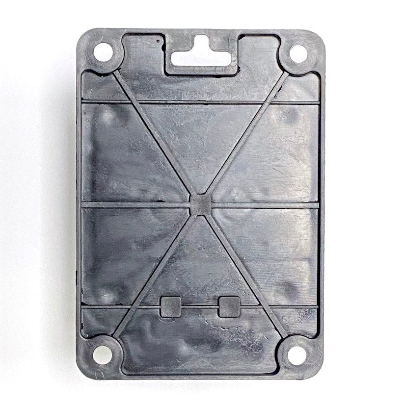 Dubh "rubber" socket suiteáilte ar dhromchla 250V, 16A, IP44, SCHUKO 2P+Z, 1KMP-F, Bylion