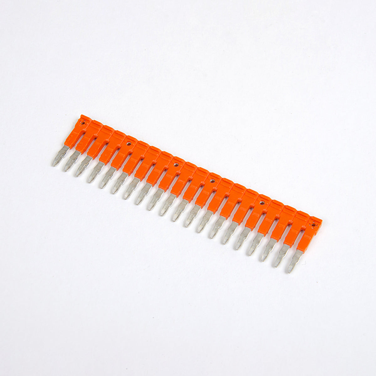 ONKA 1.5/20 Plocóid dhíonach 20-pól plug-in droichead ridge, uilíoch (do bloic téarmaí earraigh agus scriú 1.5mm2), 1060105